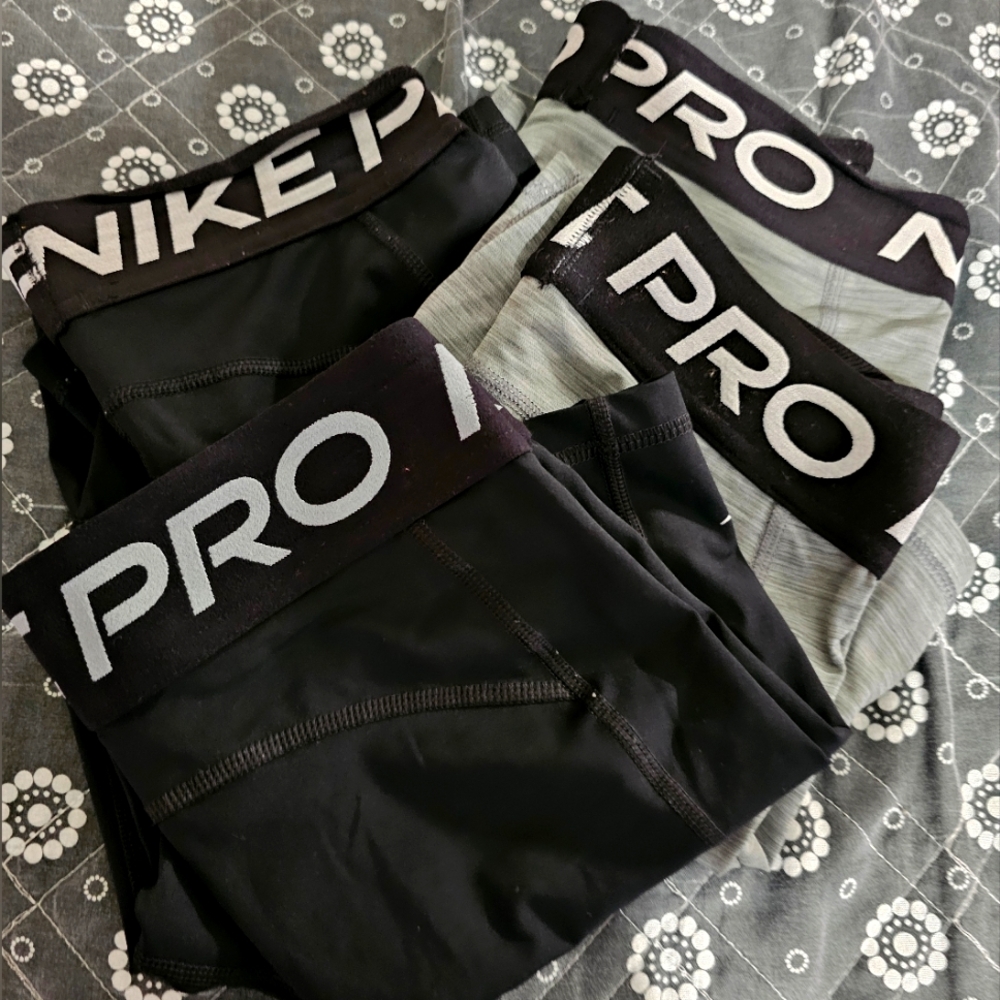 4 Nike Pro short SOLD